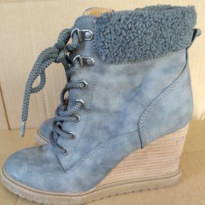 DV DOLCE VITA WOMENS SHERMAN FAUX-SHEARLING LACE-UP WEDGE, GRAY, SIZE 9.0